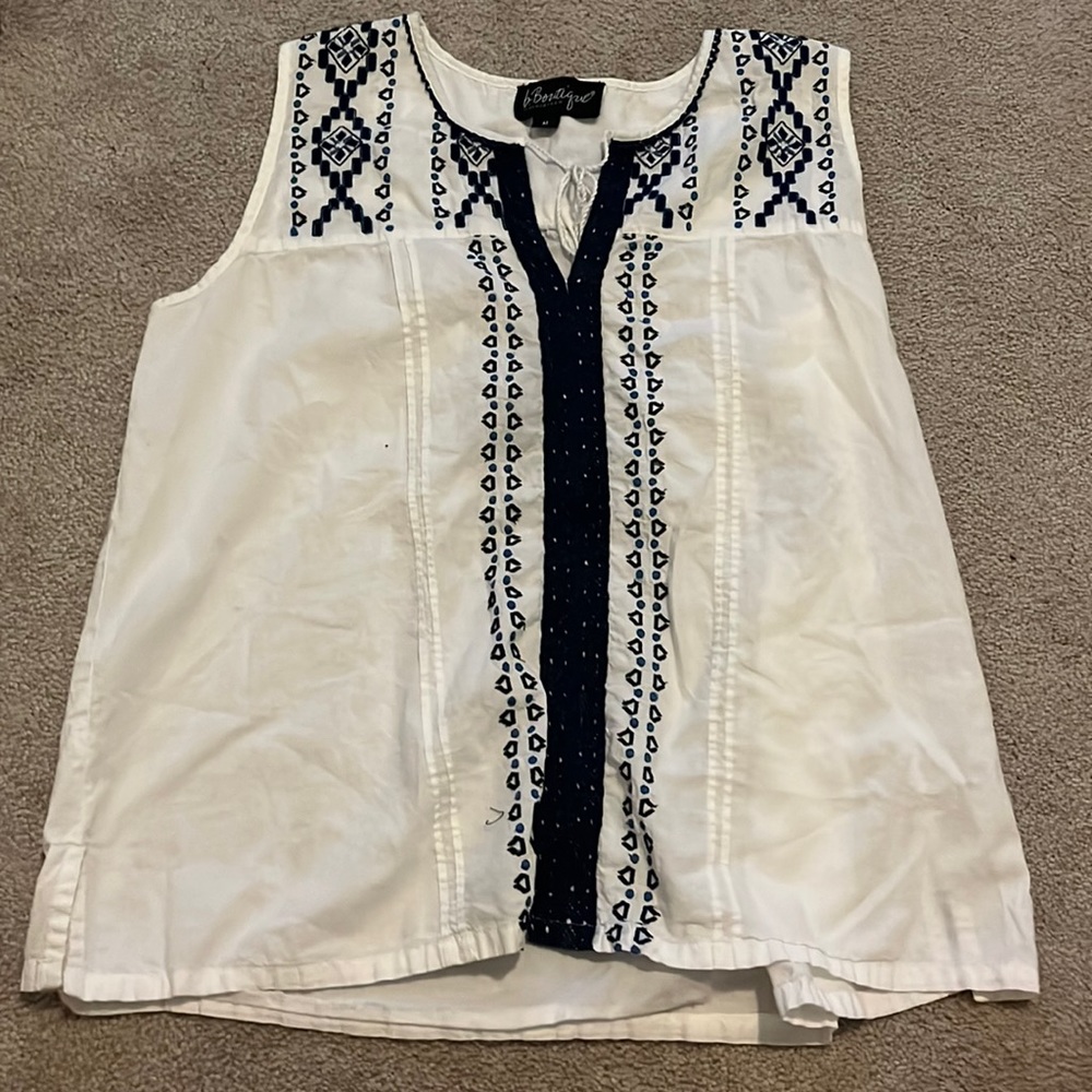 white and blue blouse size M